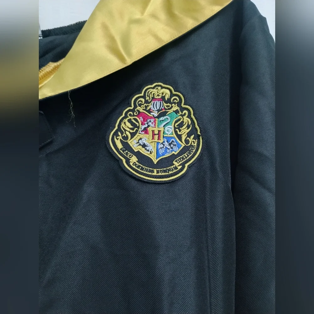 Harry Potter Gryffindor Robe Set - Picture 2 of 9
